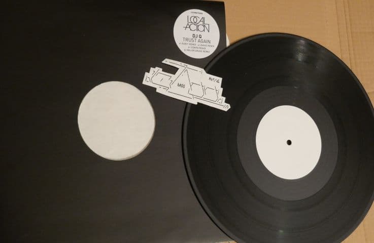 DJ_Q-Trust_Again_Remixes-_LOCWHITE004_-Vinyl-2014-bASS
